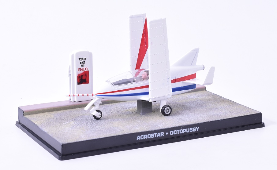 Acrostar 1:43 James Bond časopis s modelem BAZAROVÉ ZBOŽÍ