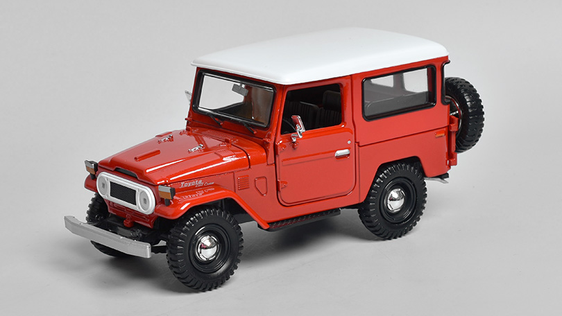 Toyota FJ40 Hardtop Land Cruiser 1:24 - MOTORMAX BAZAROVÉ ZBOŽÍ