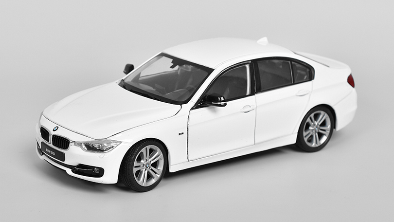 BMW 335i ( F30 ) 1:24 - Welly BAZAROVÉ ZBOŽÍ