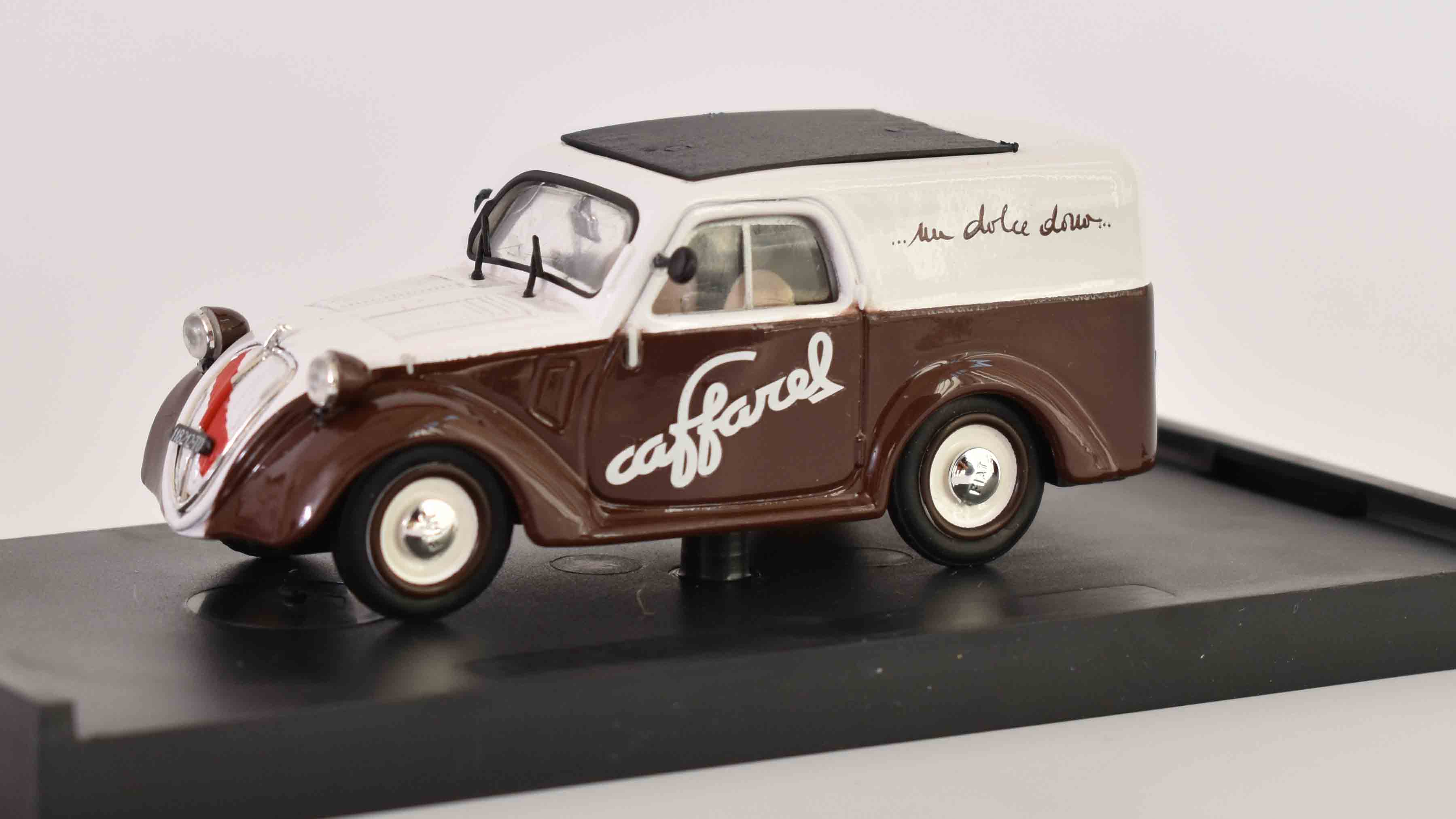 Fiat 500B Furgone Cioccolato  1950 1:43 - Brumm