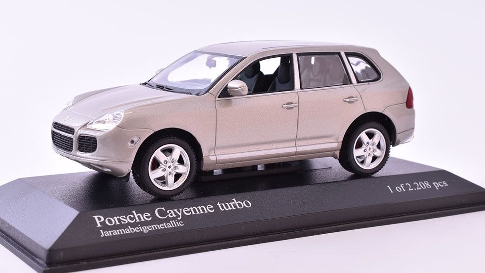 Porsche Cayenne turbo 2002 1:43 - Minichamps časopis s modelem