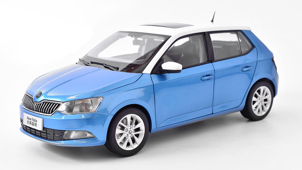 Škoda Fabia 3 2015 Modrá Metalíza 1:18 - Abrex