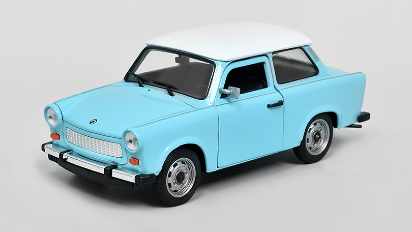 Trabant 601 modrý / bílý 1:24 - Welly