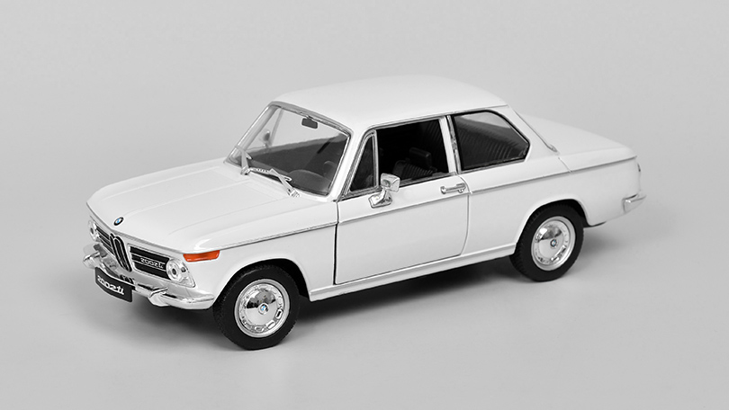 BMW 2002 ti 1:24 - Welly