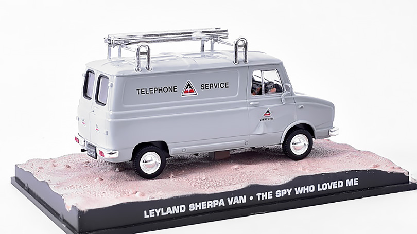 Leyland Sherpa Van - James Bond 1:43 - časopis s modelem