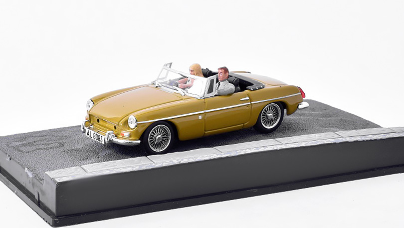 MGB James Bond 1:43 časopis AutoModels s modelem