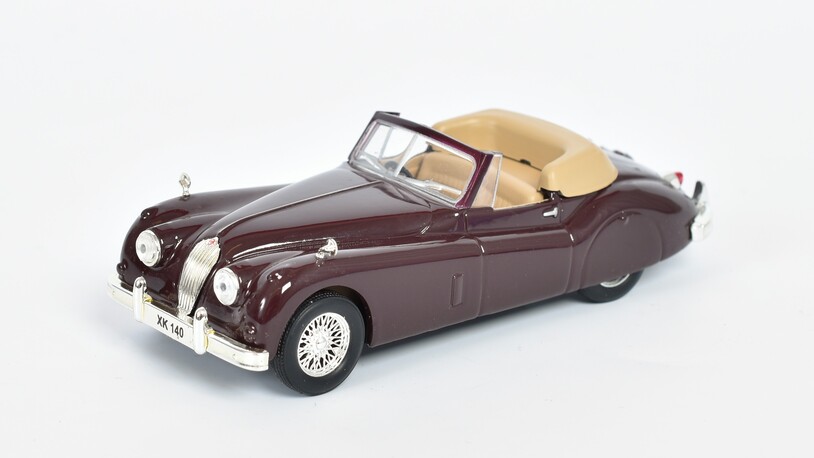 Jaguar XK 140 1:43 - Superauta DeAgostini časopis s modelem