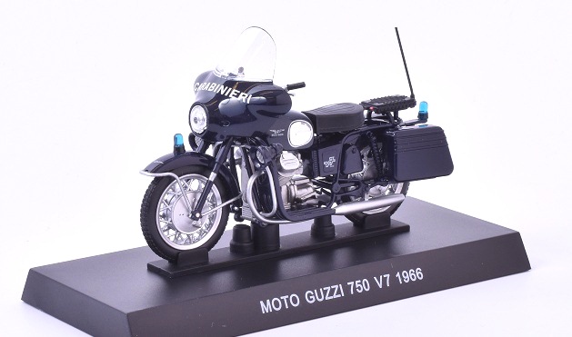 Moto Guzzi 750 V7 1966 1:24 - DeAgostini časopis s modelem