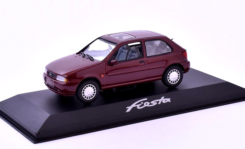 Ford Fiesta 1996 - 1:43 Minichamps