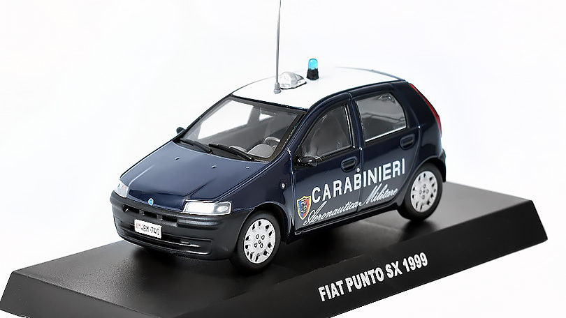 Fiat Punto SX Carabinieri 1999 1:43 - DeAgostini časopis s modelem