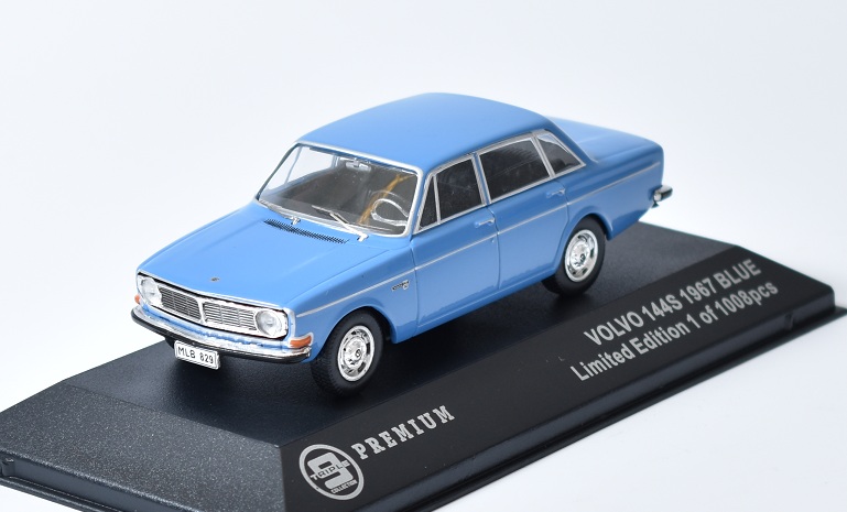 VOLVO 144S - 1967 1:43 - TRIPLE9