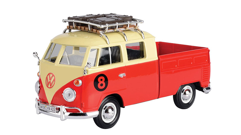 Volkswagen T1 DoKa with roof rack 1:24 - MOTORMAX 