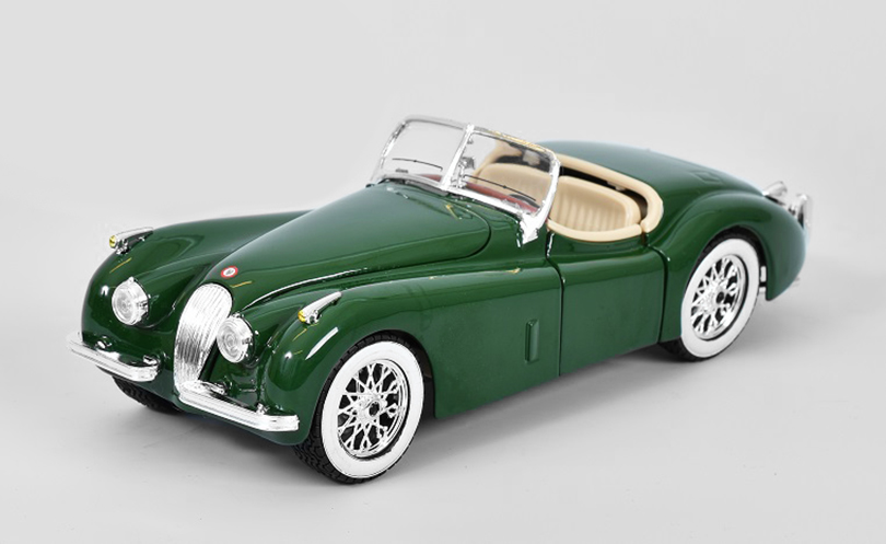 Jaguar XK120 Cabrio 1953 1:24 - Bburago