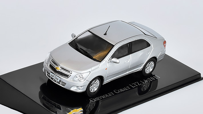 Chevrolet Cobalt LTZ 1.4 2011 1:43 - časopis s modelem