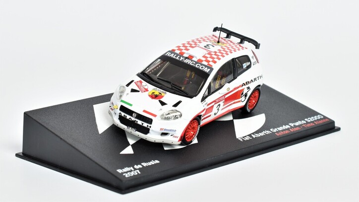 Fiat Abarth Grande Punto S2000 Rally de Russia 1:43 DeAgostini časopis s modelem