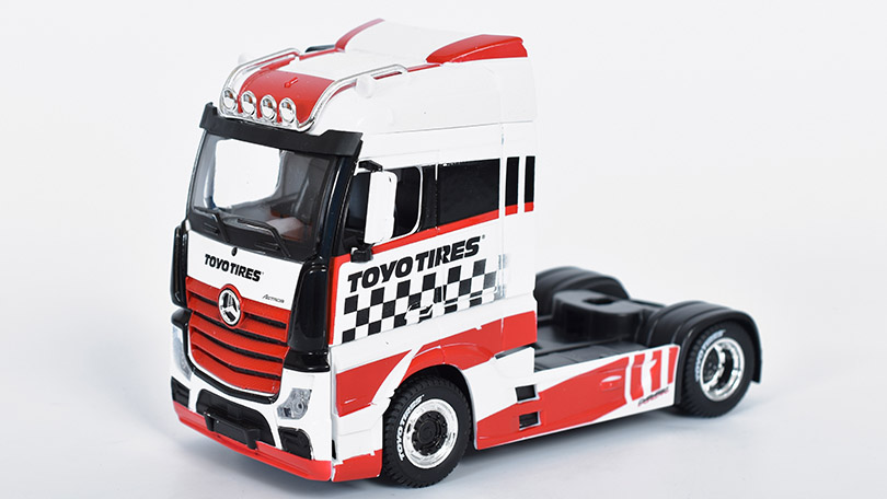 Mercedes Actros Gigaspace customs 1:43 - Bburago 