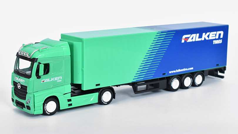 Mercedes Actros Gigaspace Falken pneu 1:43 - Bburago 