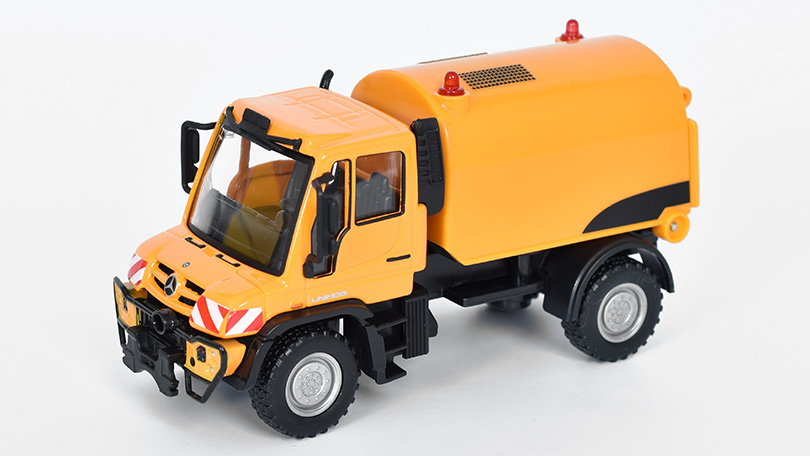 Mercedes Benz Unimog Road Sweeper 1:43 - Maisto 