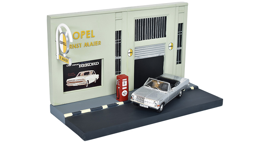 Diorama Opel Garage Ernst Maier 1:43 - Ixo Altaya