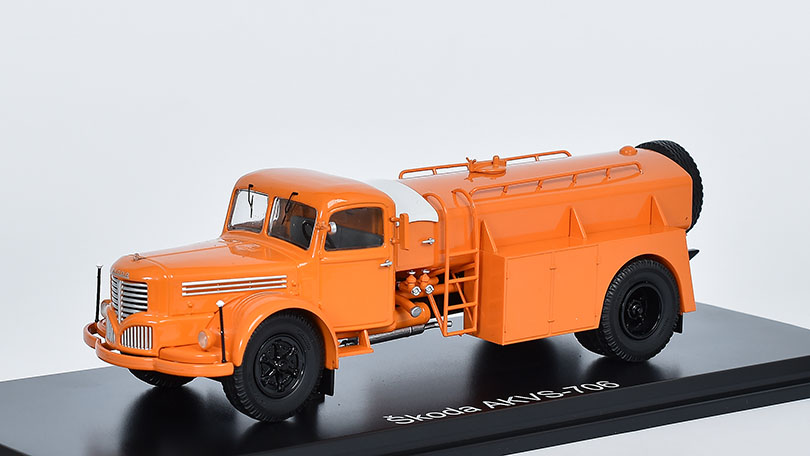 Škoda 706 R  AKVS cisterna - 1946 1:43 - SSM