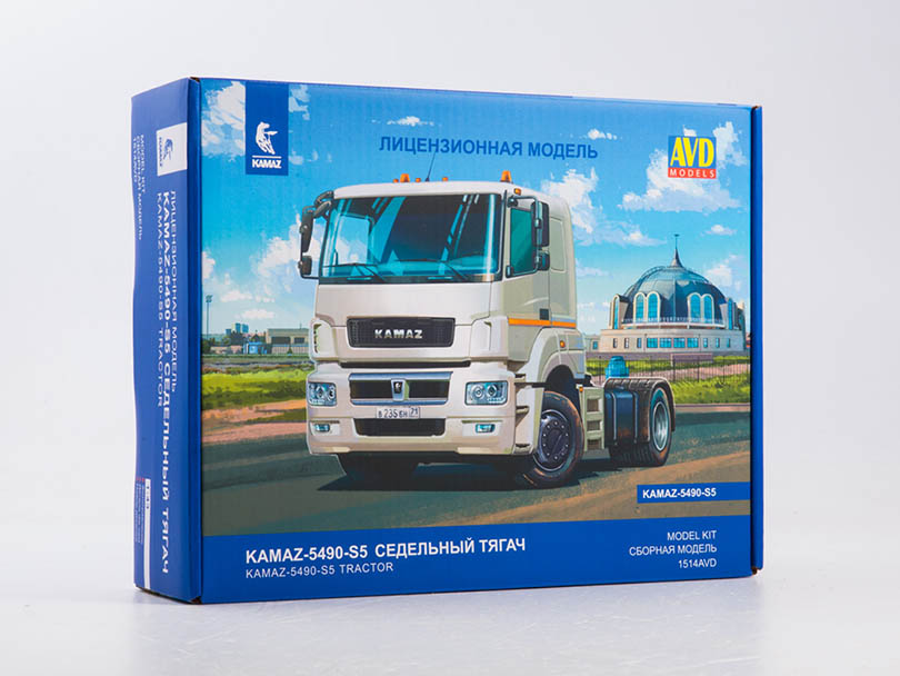 KAMAZ-5490-S5 tahač - 1:43 AVD