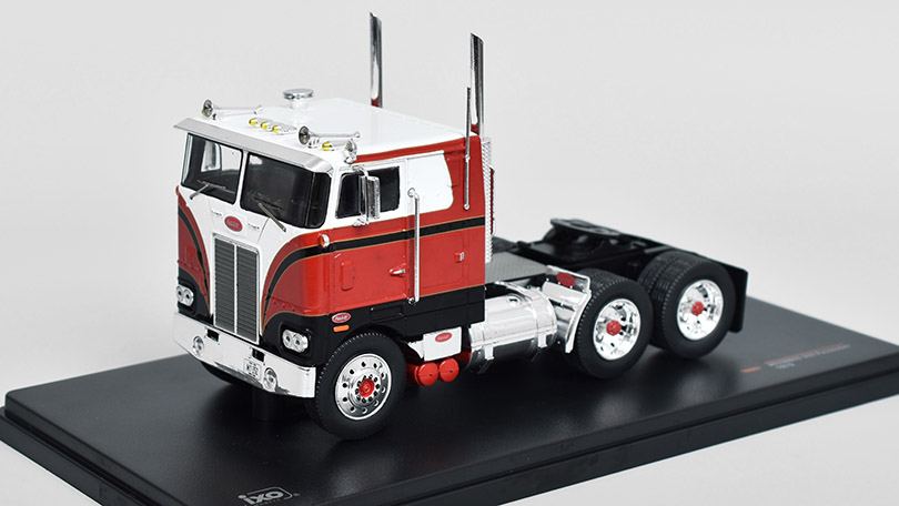 Peterbilt 352 Pacemacker 1979 1:43 - IXO Models 