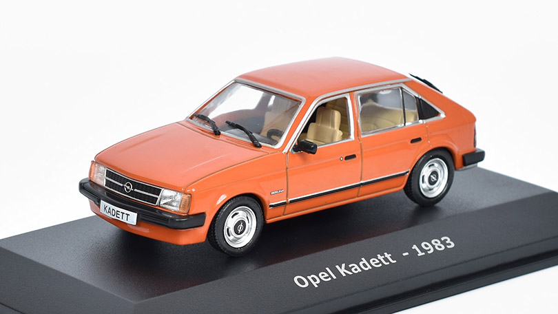 Opel Kadett - 1983 1:43 - Hachette časopis s modelem