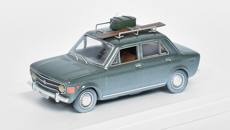 Fiat 128 4 PORTE 1970 s lyžemi 1:43 - Rio Models