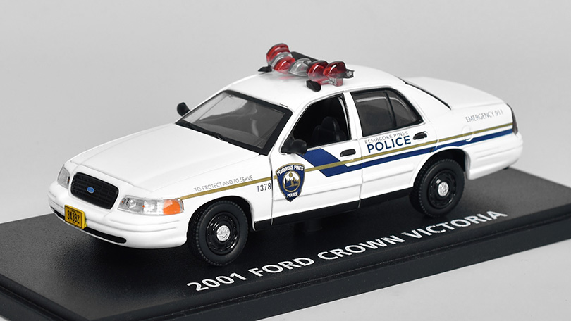 Ford Crown Victoria 2001 Pembroke Pines Police DEXTER 1:43 - GreenLight