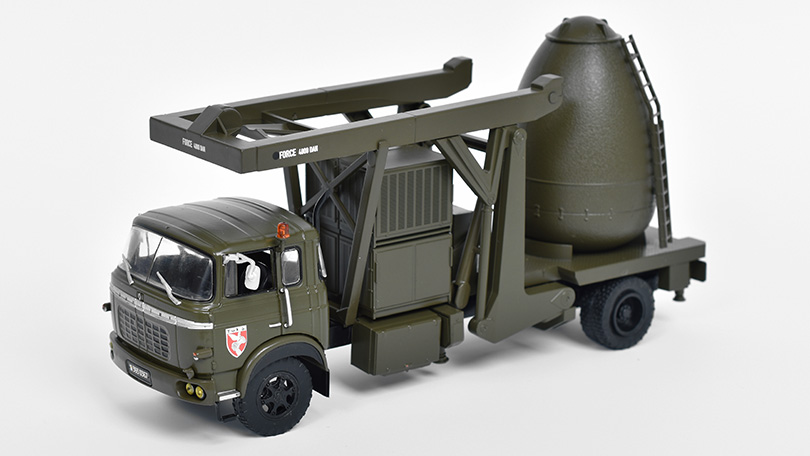 Berliet VTC kamionová přeprava jaderné rakety S2 1966 1:43 - časopis s modelem 