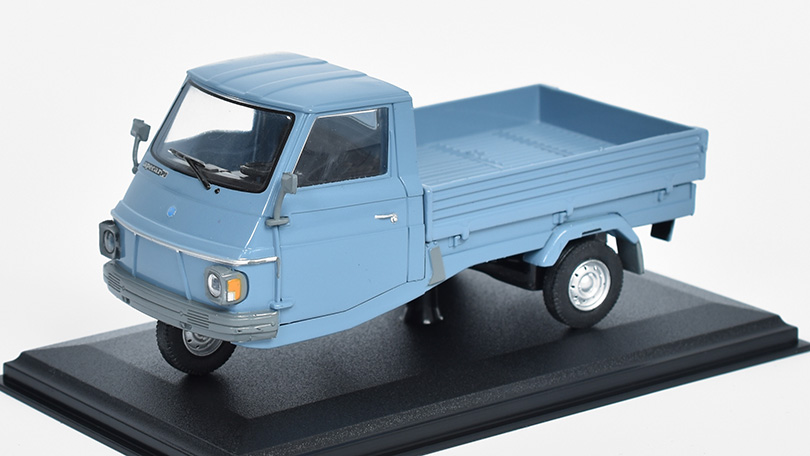 Piaggio Ape Car P3 Pianale 1984 1:32 - Italeri