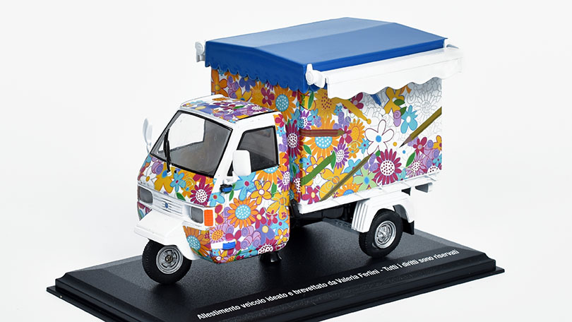 Piaggio Ape TM Van Apenna 2007 1:32 - Italeri