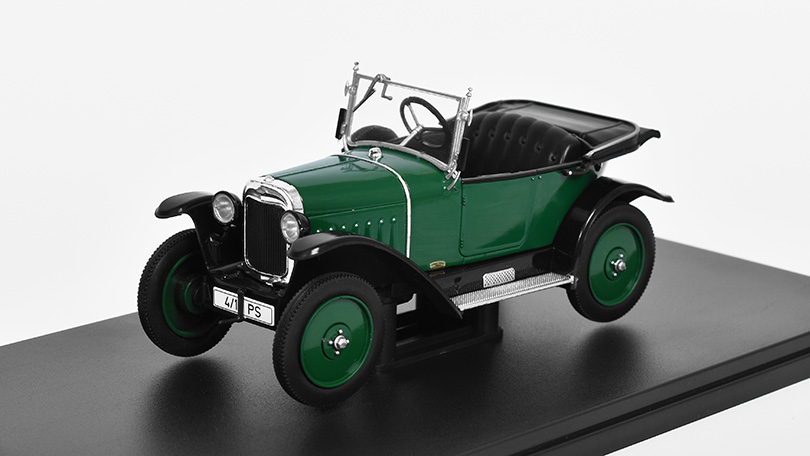 Opel 4/12 PS Cabriolet 1924 1:24 - WhiteBox 