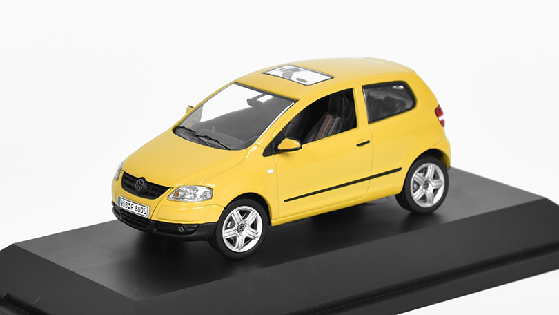 Volkswagen Fox 2005 1:43 - Schuco 