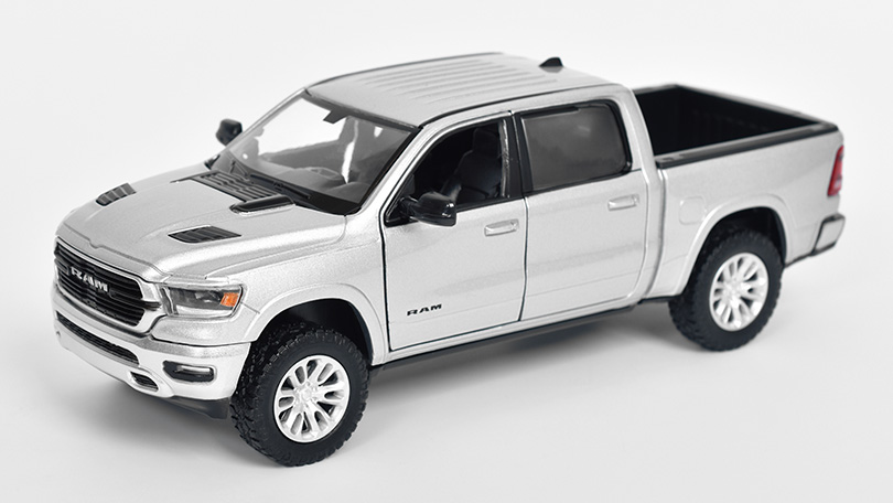 Dodge Ram 1500 Crew Cab Rebel 2019 1:27 - MOTORMAX 