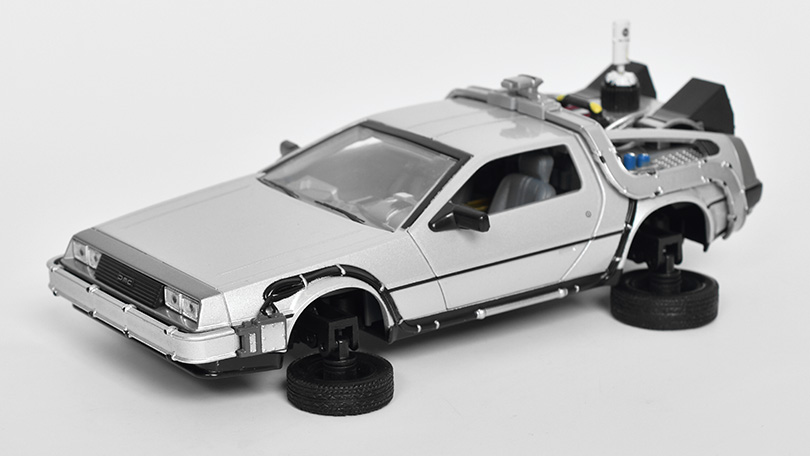 DeLorean Back to the future II - Flying Wheel Version 1:24 - Welly