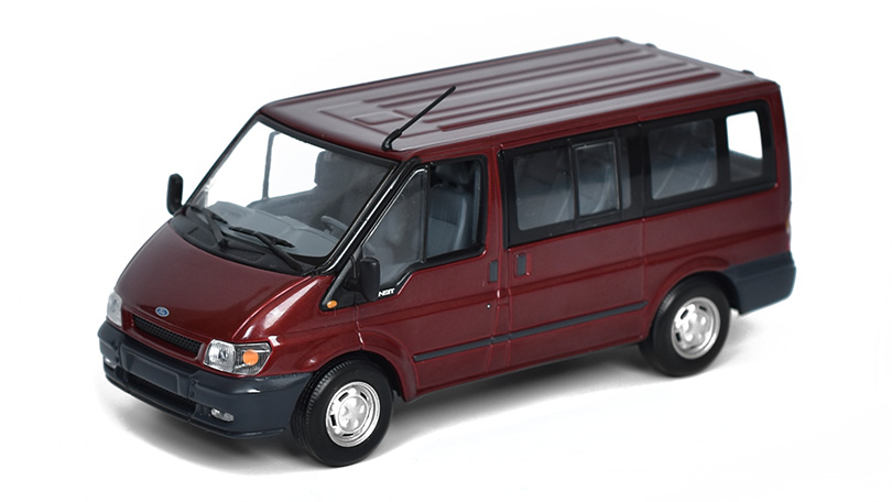 Ford Transit van 2001 1:43 - Minichamps