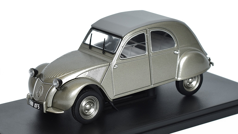 Citroen 2 CV A 1948 1:24 - Hachette časopis s modelem