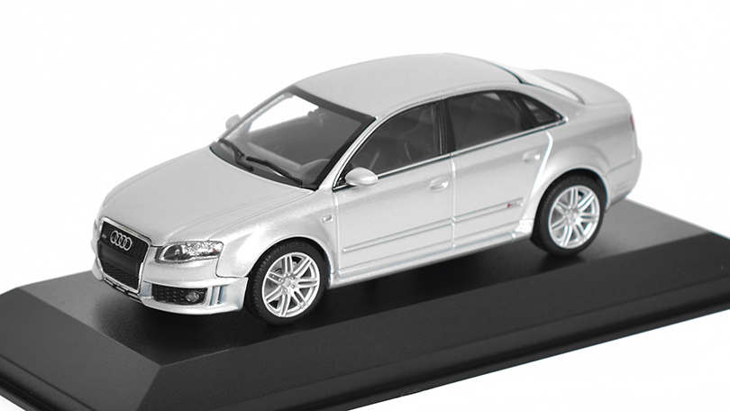 AUDI RS4 2004 1:43 - MAXICHAMPS