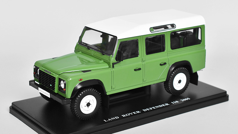 Land Rover Defender 110 2005 1:24 - časopis Samochody PRL #61 s modelem