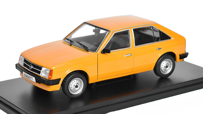 Opel Kadett D 1:24 - WhiteBox 