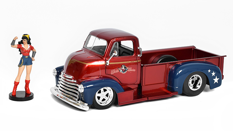 Chevrolet Coe Pick-up 1952 s figurkou Wonder Woman 1:24 - Jada Toys