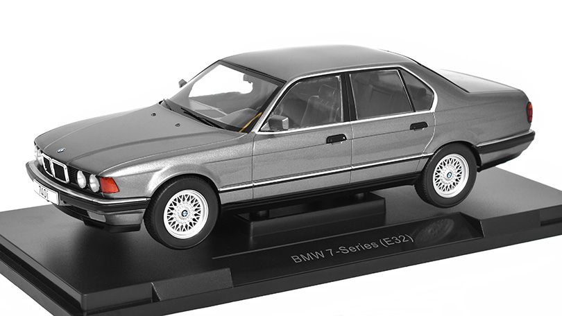 BMW 740i (E32) 1:18 - MCG 