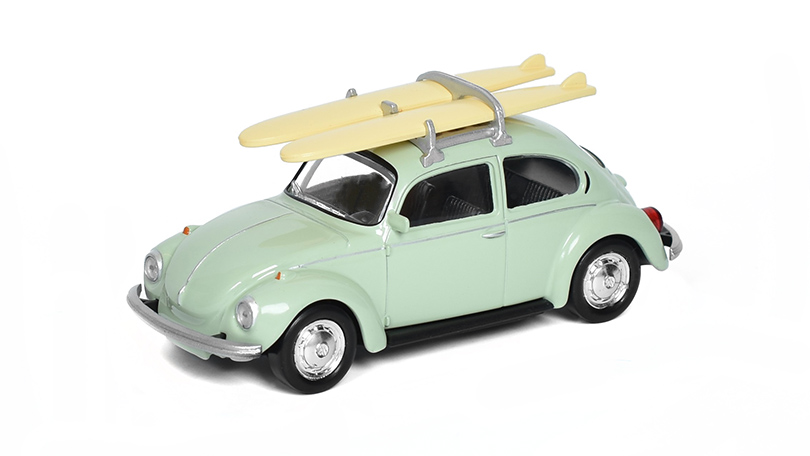 Volkswagen Beetle Coccinelle 1973 se surfovacími prkny 1:43 - Norev