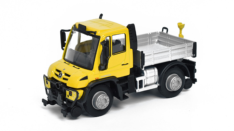 Mercedes Benz Unimog Road Rail Carrier 1:43 - Maisto 