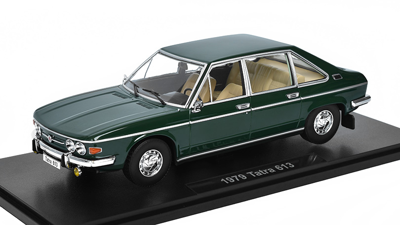 Tatra 613 1979 1:18 - TRIPLE9