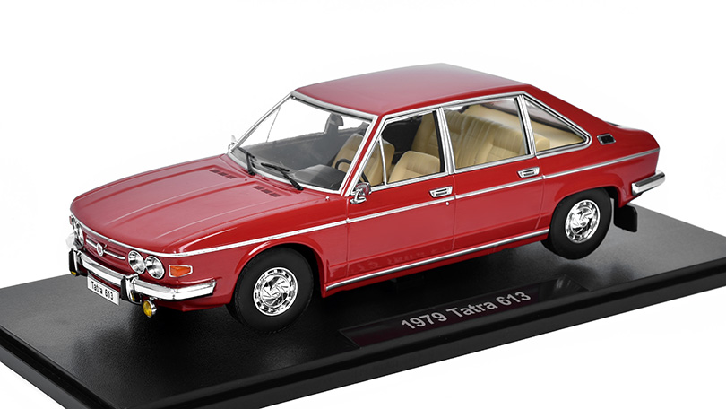 Tatra 613 1979 1:18 - TRIPLE9