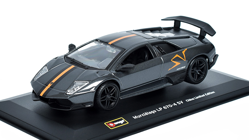 Lamborghini Murcielago LP670-4 SV 1:32 - Bburago