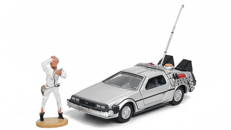 DeLorean Back to the Future s figurkou Doc Browna 1:36 - Corgi