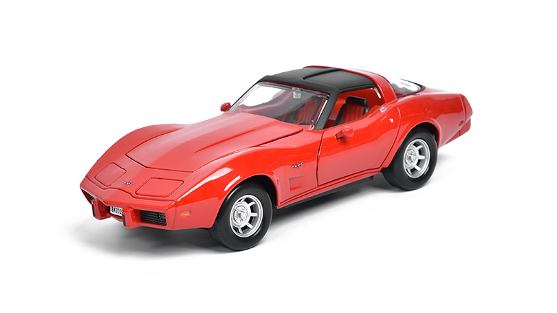 Chevrolet Corvette Coupe 1979 1:24 - MOTORMAX 